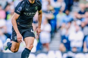 关于欧冠倒计时，布莱顿转会期临场应变，细节引发关注，目标明确，更衣室氛围转暖的信息